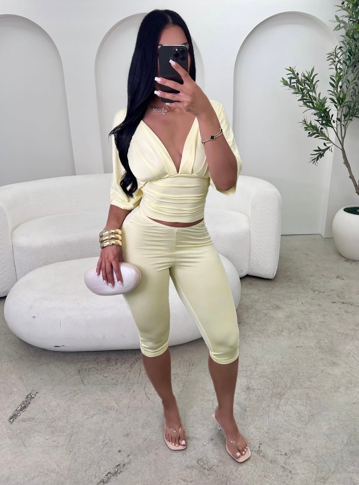 Short sleeve V neck crop top capri length leggings sets